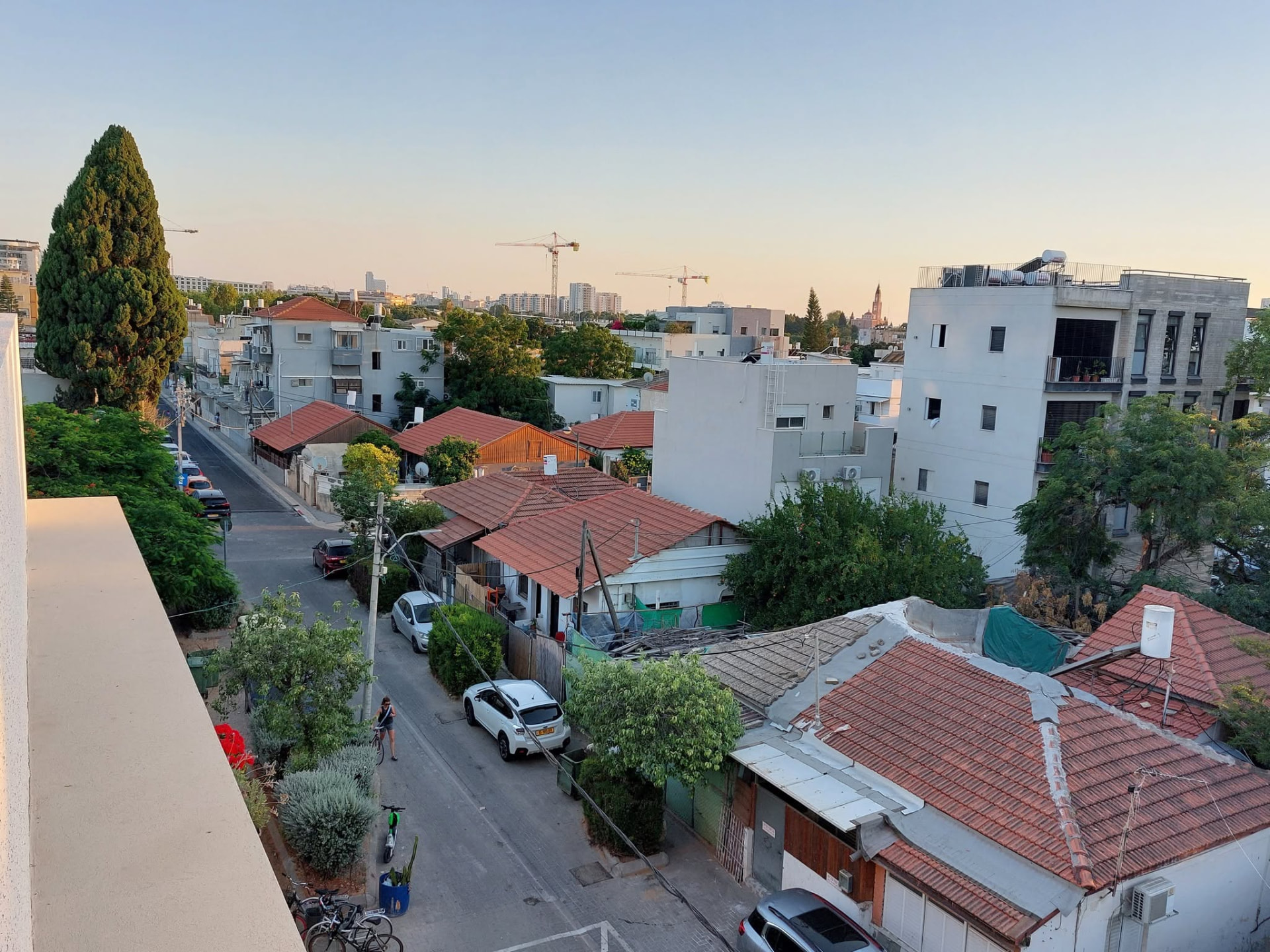 A street in the Shapira neighborhood, Tel Aviv